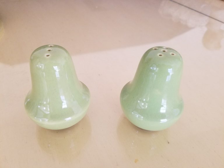 Vintage Pastel Green Salt & Pepper Shakers – Aunt Gladys' Attic