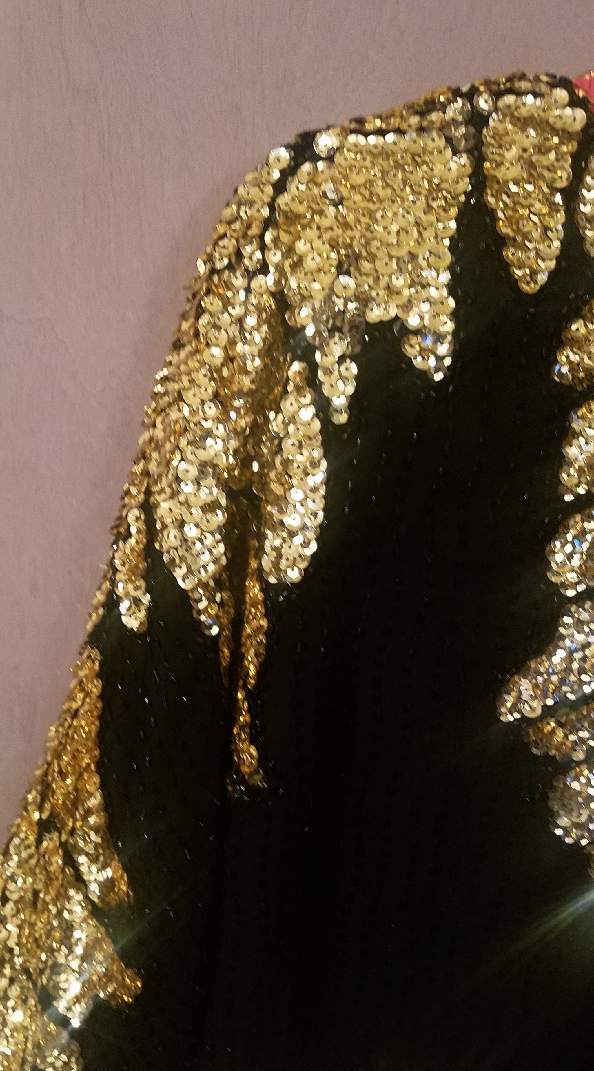 Vintage Sandi Black and Gold Sequin Top – Aunt Gladys' Attic