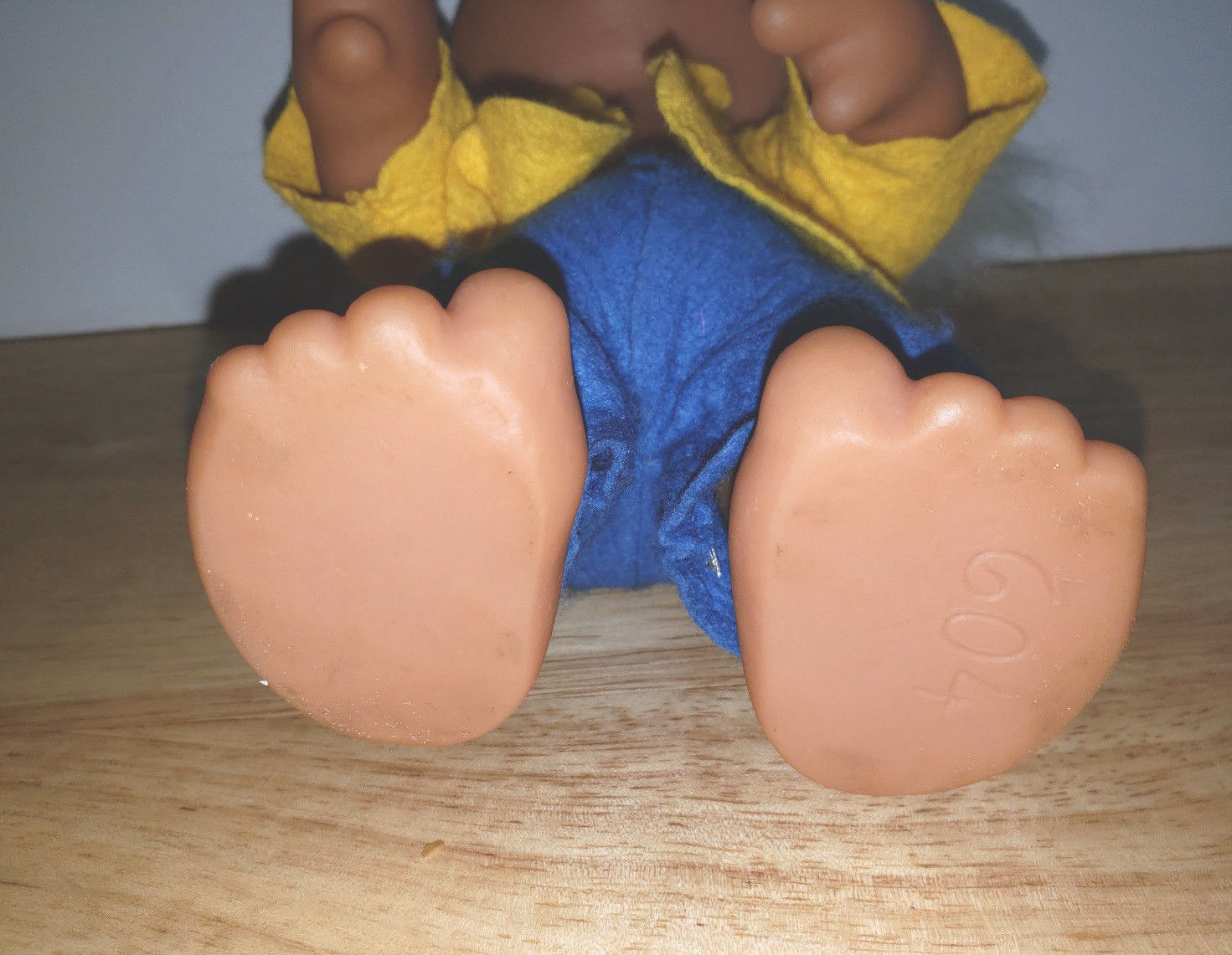 troll doll feet