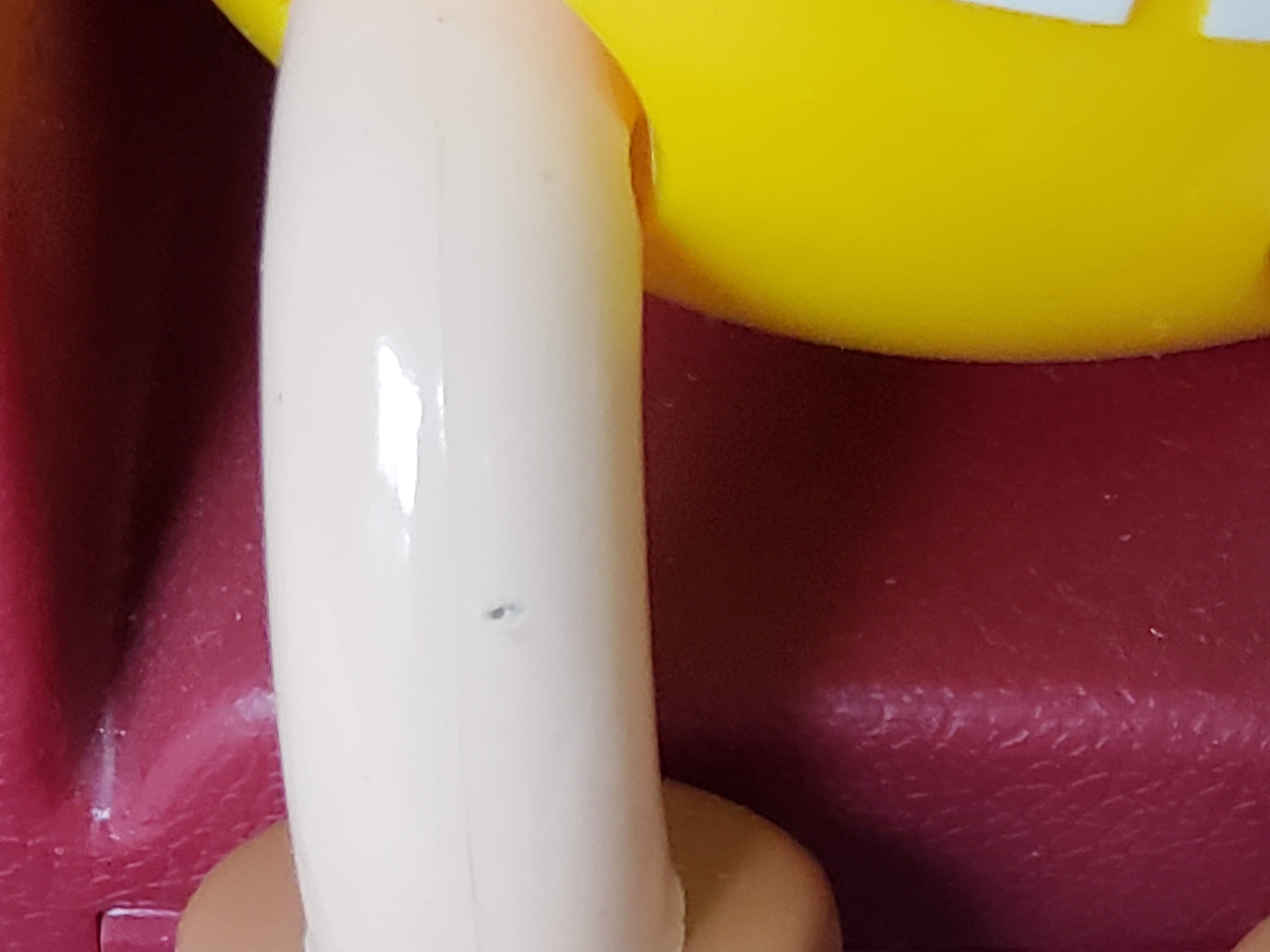 https://serstyle.com/wp-content/uploads/2018/09/Yellow-MM-La-Z-Boy-Candy-Dispenser-leg.jpg
