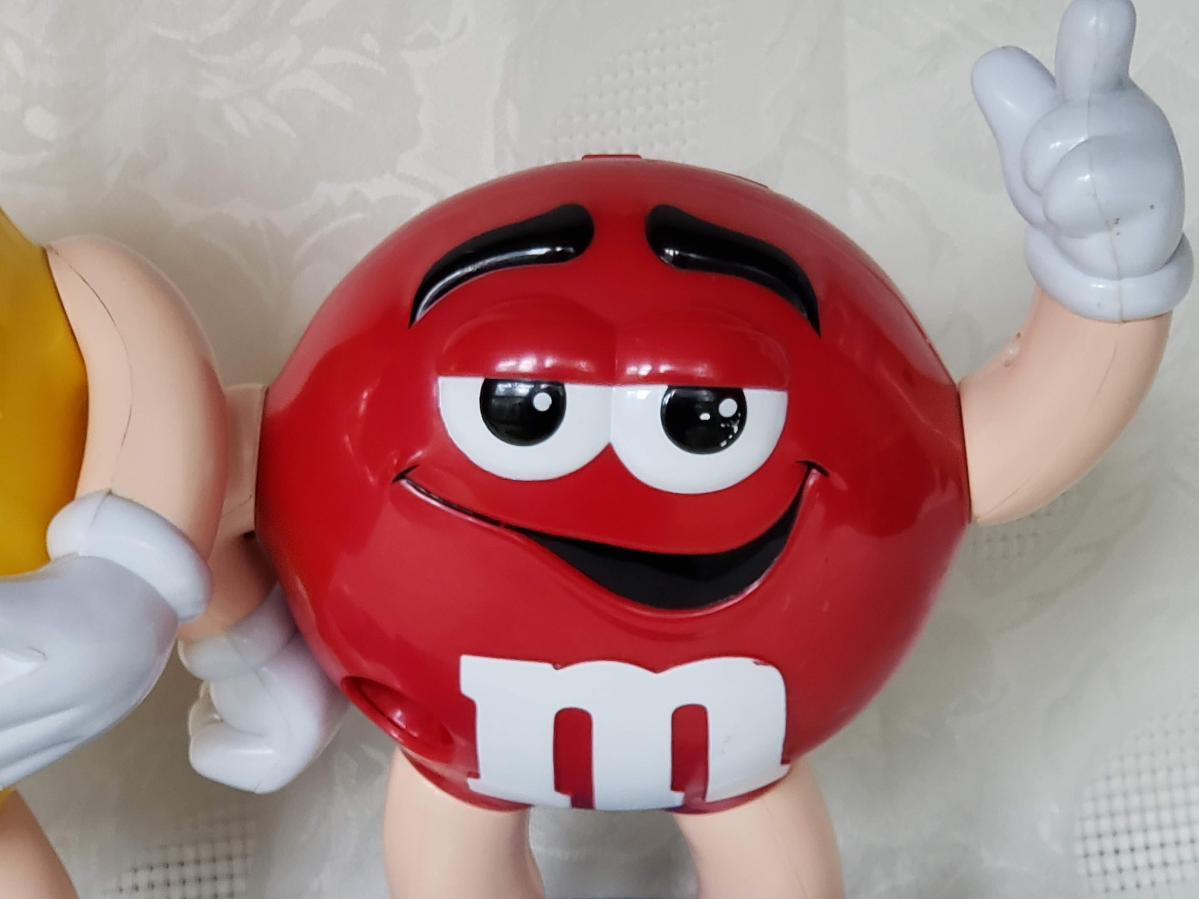 Holiday Red M&M Candy Dispenser – Aunt Gladys' Attic