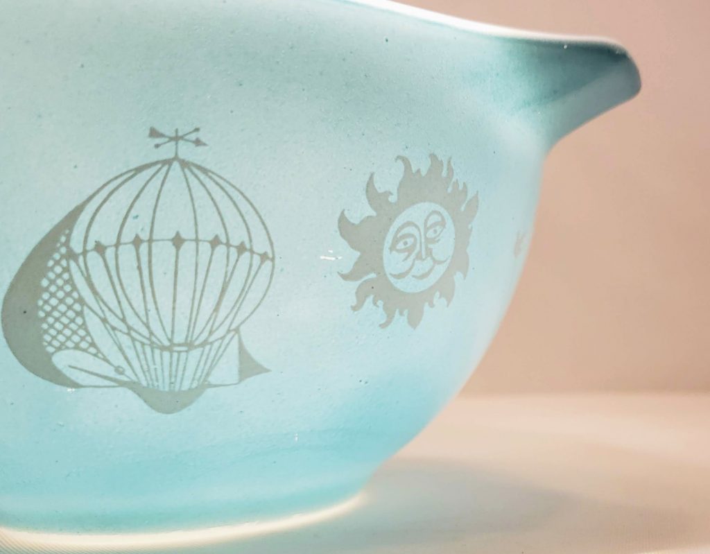 Pyrex Balloon Pattern Vintage Turquoise Balloons Pyrex 1.5 Pint 441 SOLD – Aunt Gladys' Attic