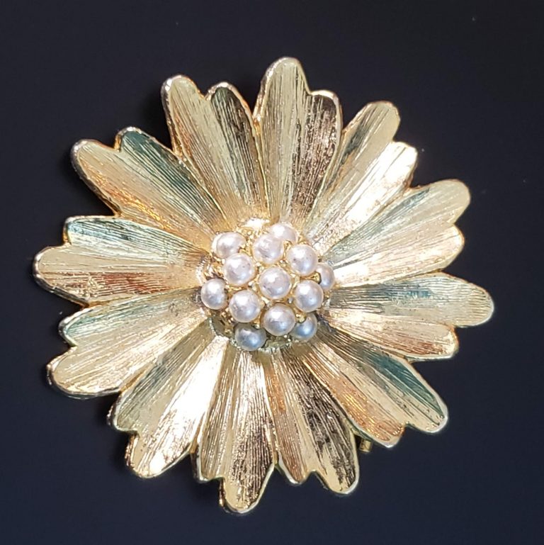 Vintage Gold and Pearl Flower Gerry’s Brooch – Aunt Gladys' Attic