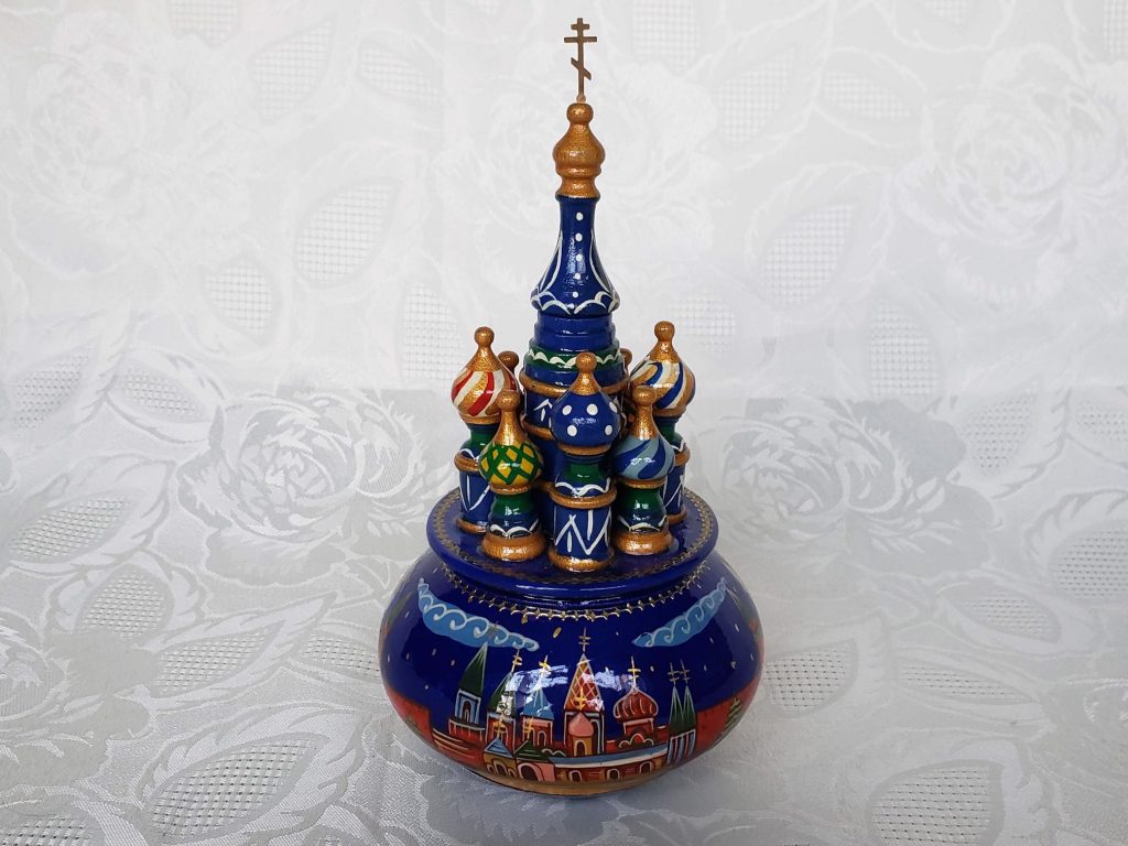 Russian music box заставка