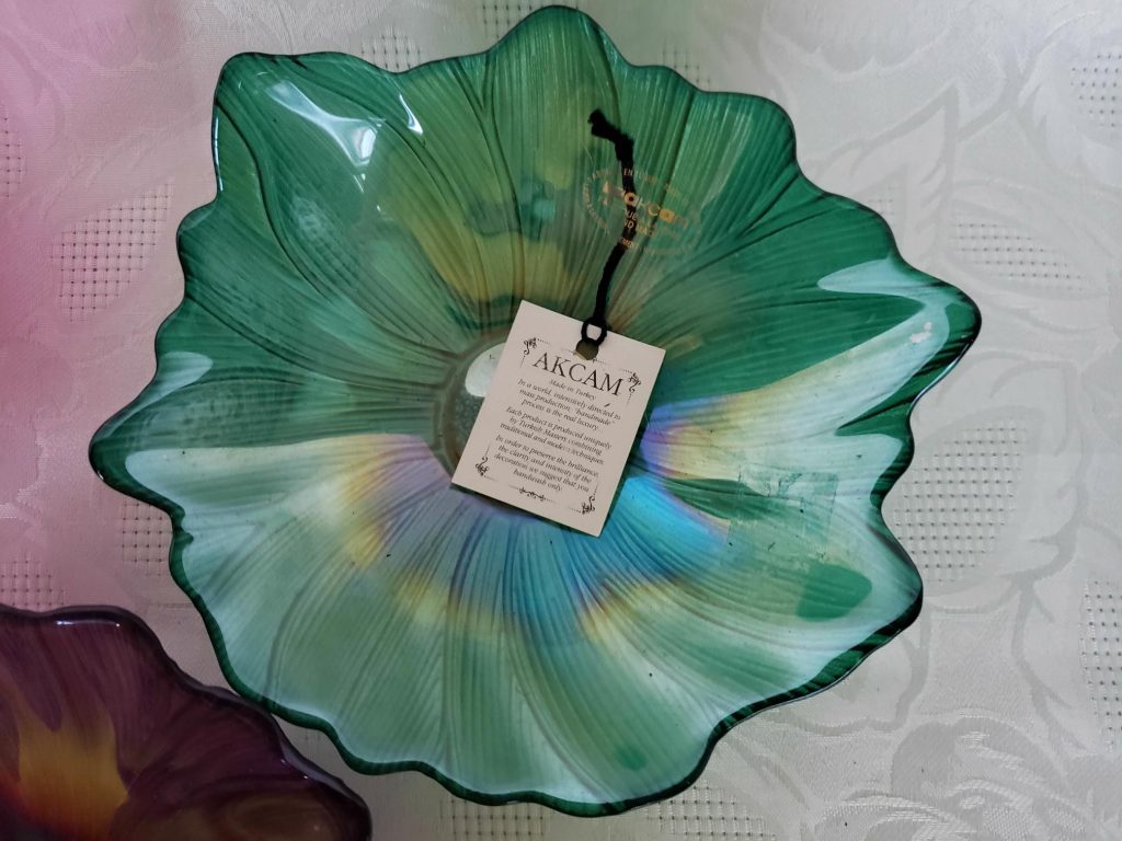 AKCAM Iridescent Flower Shaped Glass Bowl Set of 4 Aunt Gladys' Attic