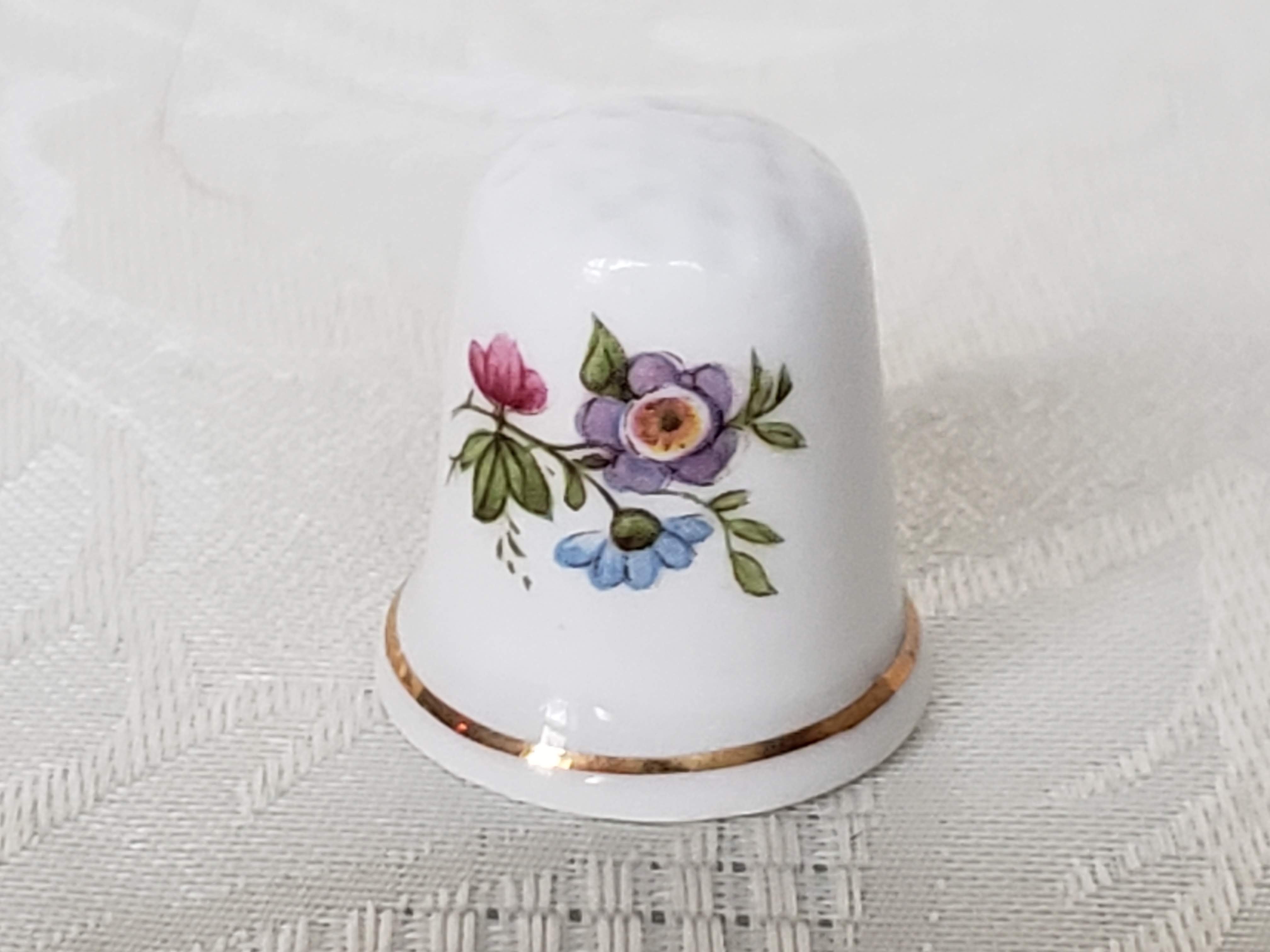 Porcelain China Collectable Thimble Happy Anniversary