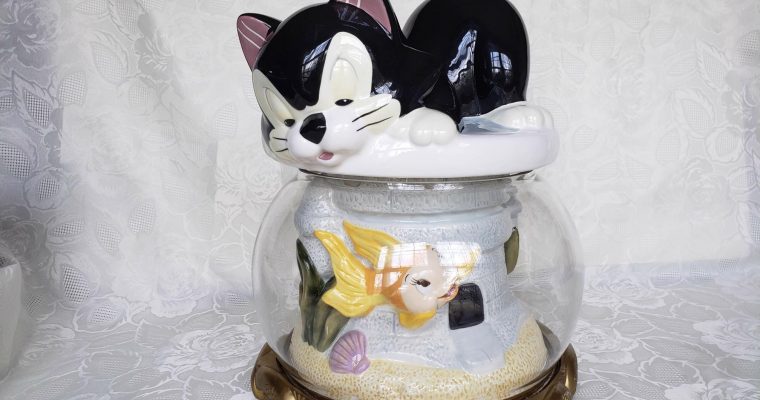 Limited Edition Cleo and Figaro Disney Cookie Jar