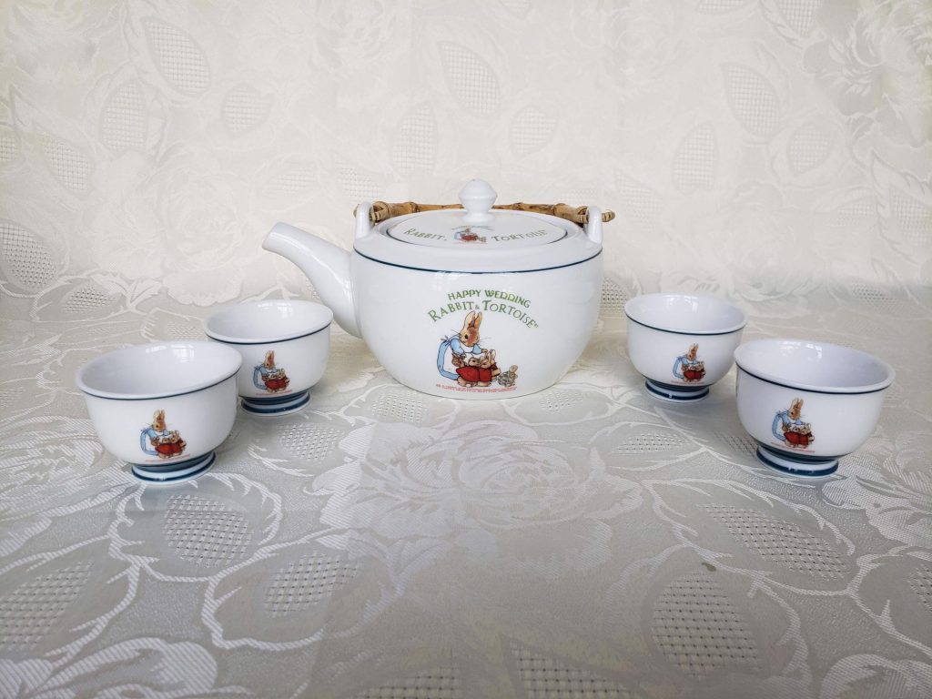 Happy Wedding Rabbit and Tortoise Tea Set – Aunt Gladys' Attic