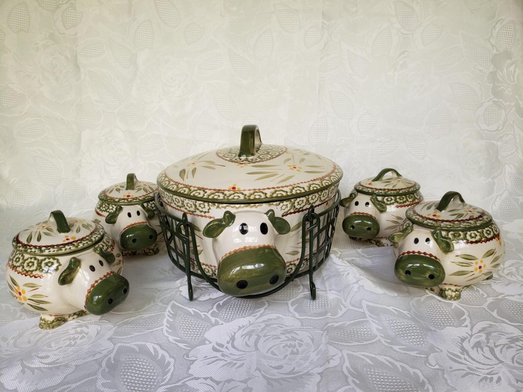 Temp Tations Old World Green Cow Covered Casserole And Four Mini Bakers Set Aunt Gladys Attic