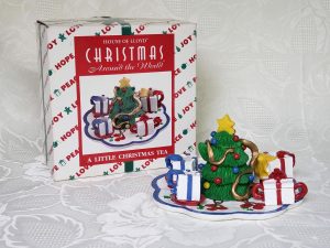 House of Lloyd Miniature Christmas Tea Set
