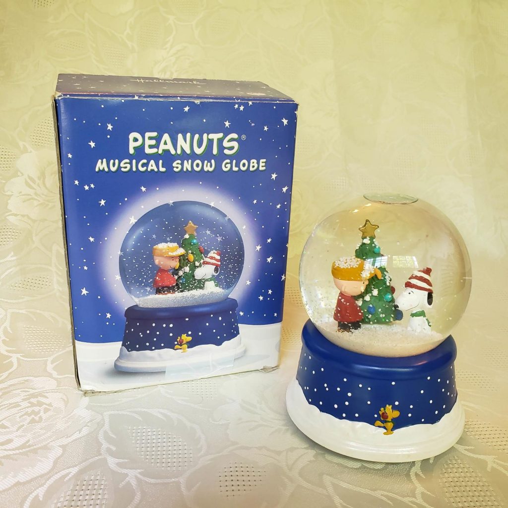 Hallmark 50th Anniversary Peanuts Musical Snow Globe – Aunt Gladys' Attic