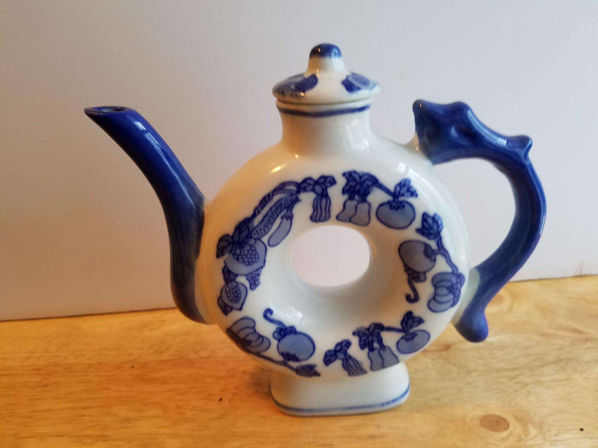 Blue and White Tea Pot Set Donut Porcelain Tea Pots With Lids, Blue and  White Chinoiserie Chinese Geometric and Floral Patterns 