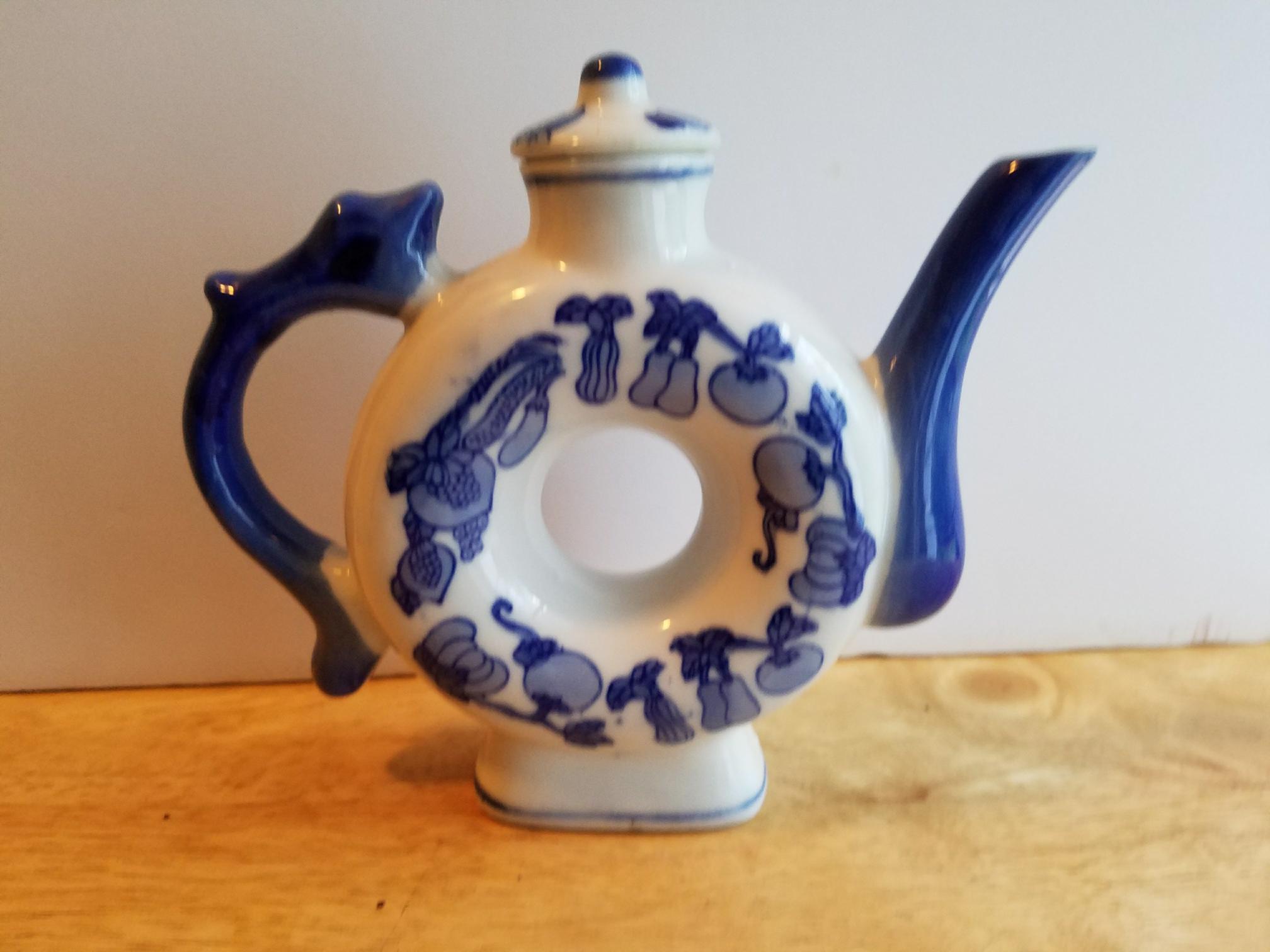 Blue and White Tea Pot Set Donut Porcelain Tea Pots With Lids, Blue and  White Chinoiserie Chinese Geometric and Floral Patterns 