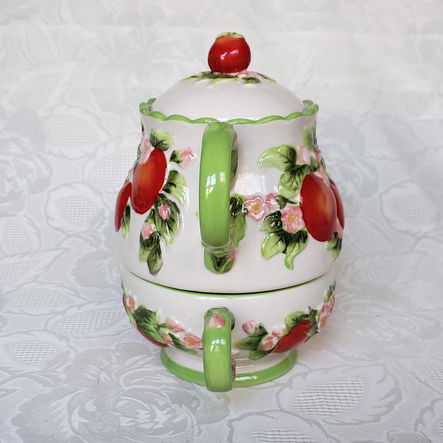 https://serstyle.com/wp-content/uploads/2019/11/Temp-tations-Apple-Figural-Fruit-Tea-for-One-Set-1.jpg