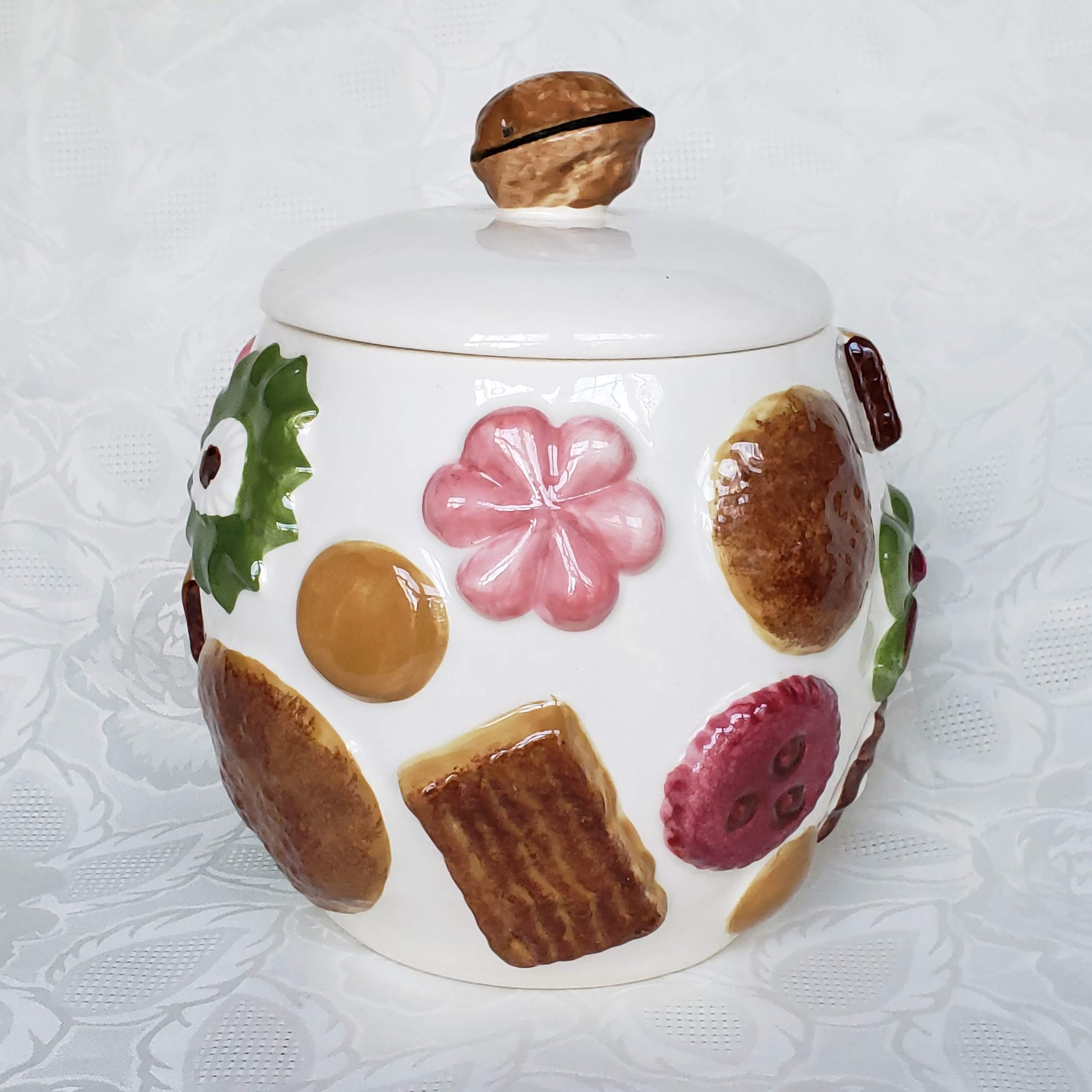 Vintage Los Angeles Potteries Cookies All Over Walnut Lid Cookie Jar – SOLD  – Aunt Gladys' Attic