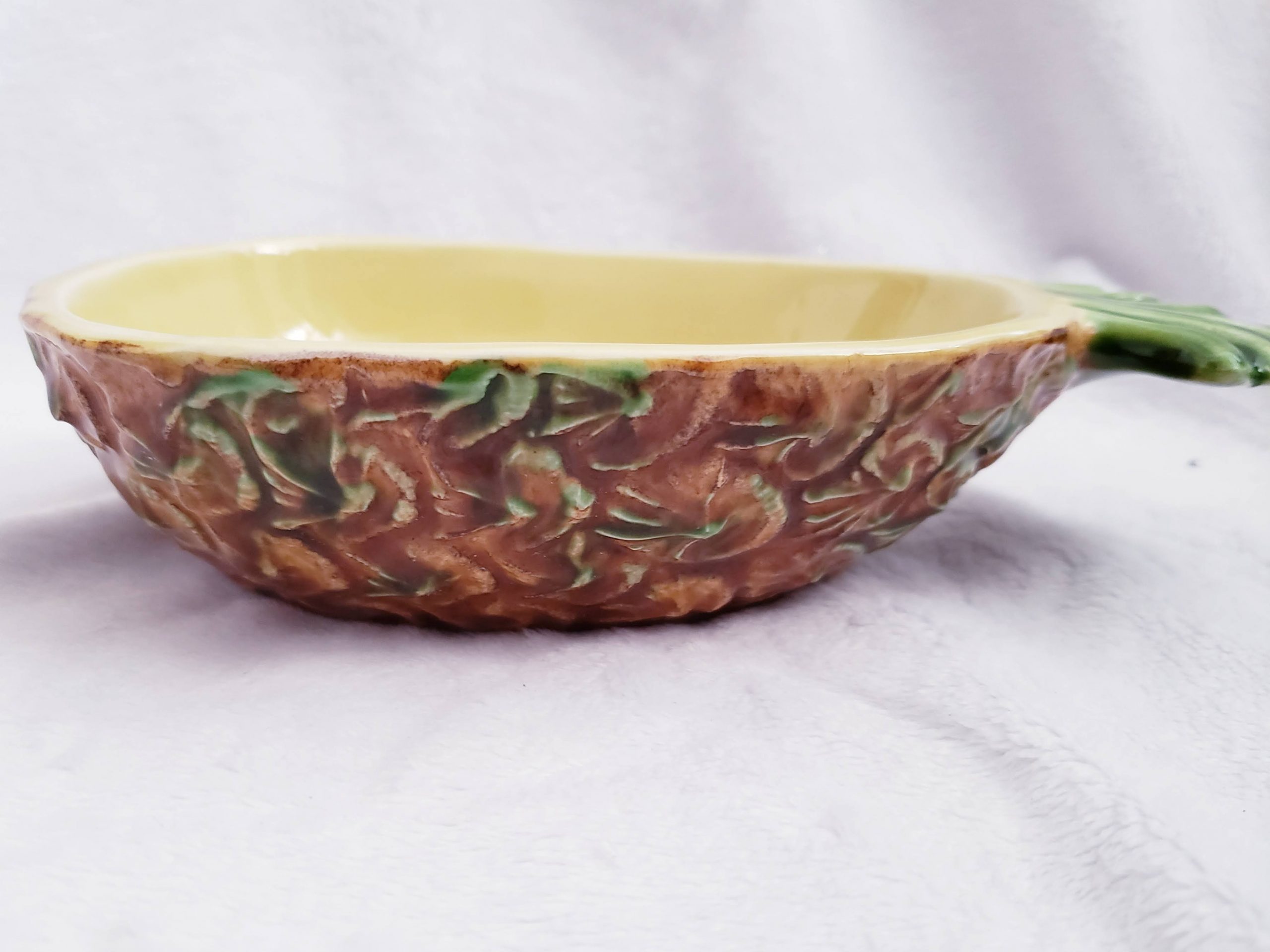 https://serstyle.com/wp-content/uploads/2020/03/pineapple-majolica-bowl-scaled.jpg