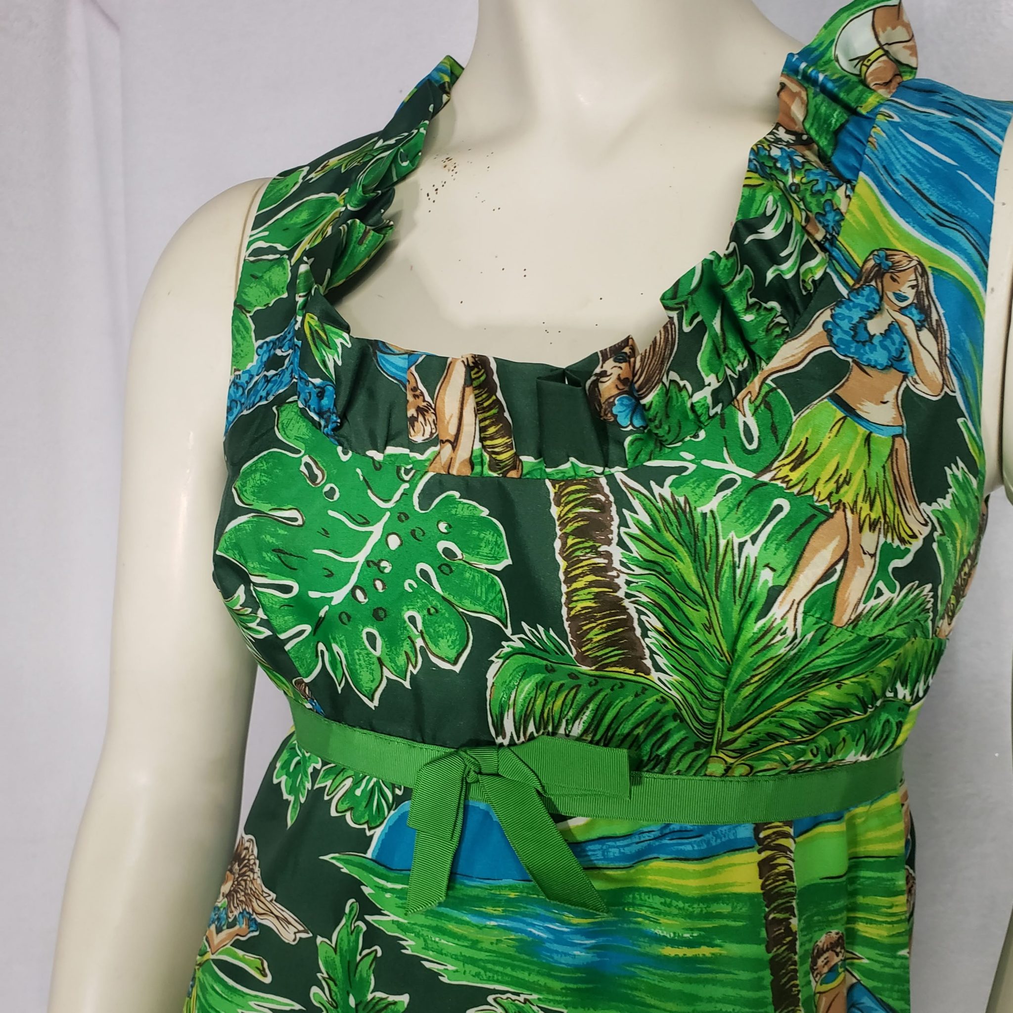 Vintage Baba Kea Hawaiian Green and Blue Print Dress – Aunt Gladys' Attic